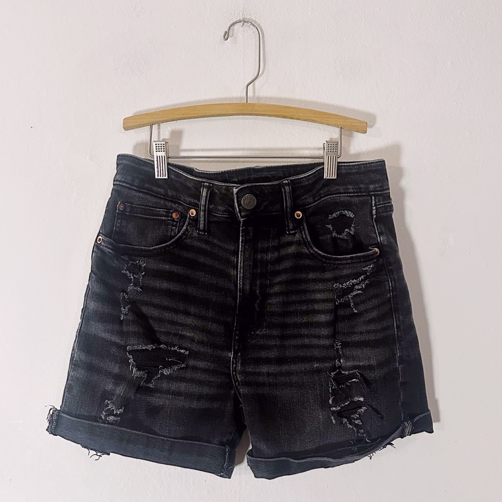 American Eagle Women’s Mom Short Black Distressed Shorts Denim - Picture 2 of 7